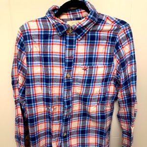 Hollister button up dress shirt with thick layer and size medium